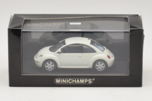 Volkswagen New Beetle ホワイト Minichamps 1:43 430058005 メタル - 画像 4/4