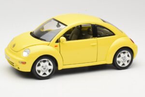 Volkswagen New Beetle イエロー Bburago 1:18 BEETLE001 メタル