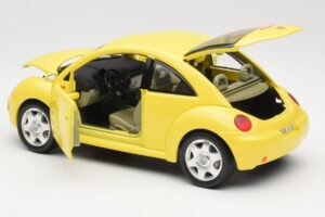 Volkswagen New Beetle イエロー Bburago 1:18 BEETLE001 メタル - 画像 5/8