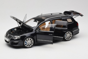 Volkswagen Passat B6 R36 Variant ブラック NZG 1:18 KF044-4A メタル - 画像 2/8