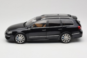 Volkswagen Passat B6 R36 Variant ブラック NZG 1:18 KF044-4A メタル - 画像 4/8