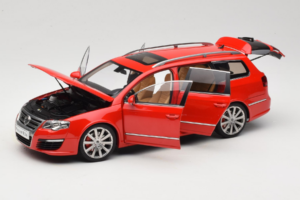 Volkswagen Passat B6 R36 Variant レッド NZG 1:18 KF044-5 メタル - 画像 2/8
