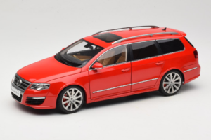 Volkswagen Passat B6 R36 Variant レッド NZG 1:18 KF044-5 メタル