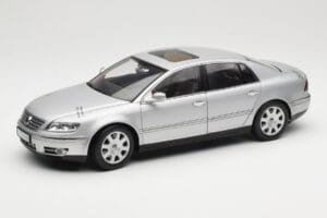 Volkswagen Phaeton D1 Silver Metallic AUTOart 1:18 79742 メタル