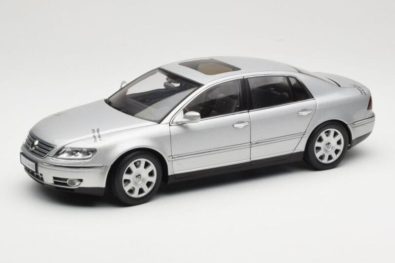Volkswagen Phaeton D1 Silver Metallic AUTOart 1:18 79742 メタル