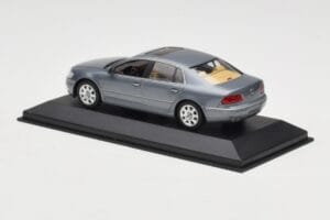 Volkswagen Phaeton Light Blue Metallic Minichamps 1:43 VW002 メタル - 画像 3/4
