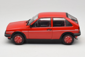 Volkswagen Polo II Coupe Fox MCG 1:18 MCG18523 メタル - 画像 3/6