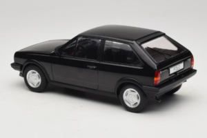 Volkswagen Polo II Coupe G40 ブラック MCG 1:18 MCG18524 メタル - 画像 5/6