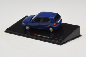 Volkswagen Polo Mk3 ブルー IXO 1:43 CLC579N メタル - 画像 3/4