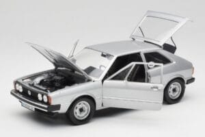 Volkswagen Scirocco GT Mk1 Silver Metallic Revell 1:18 08833 メタル - 画像 2/8