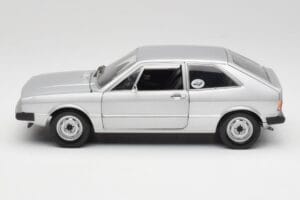 Volkswagen Scirocco GT Mk1 Silver Metallic Revell 1:18 08833 メタル - 画像 4/8