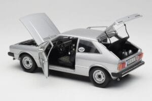 Volkswagen Scirocco GT Mk1 Silver Metallic Revell 1:18 08833 メタル - 画像 5/8