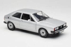 Volkswagen Scirocco GT Mk1 Silver Metallic Revell 1:18 08833 メタル - 画像 6/8