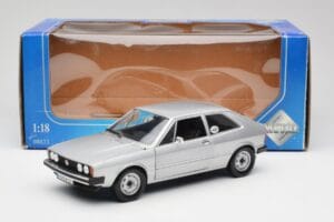 Volkswagen Scirocco GT Mk1 Silver Metallic Revell 1:18 08833 メタル - 画像 8/8