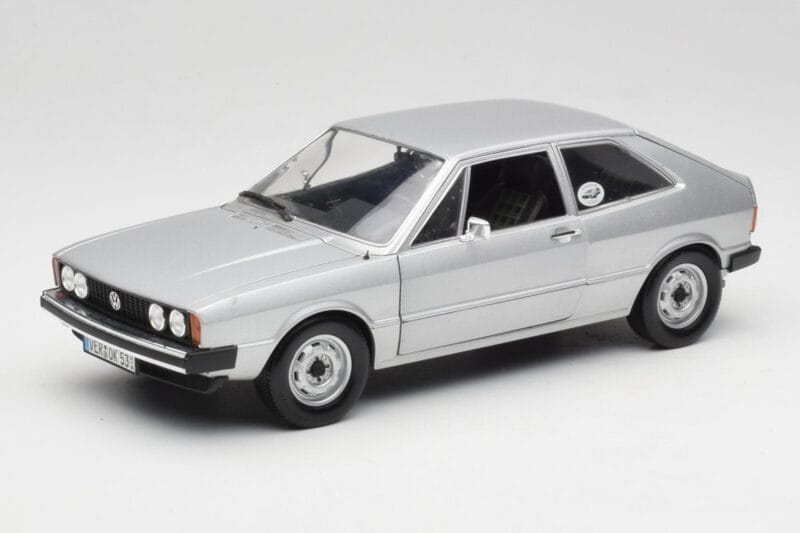 Volkswagen Scirocco GT Mk1 Silver Metallic Revell 1:18 08833 メタル