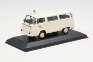 Volkswagen T2 Ambulance DRK Minichamps 1:43 400053090 メタル - 画像 2/4