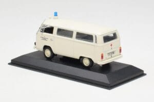 Volkswagen T2 Ambulance DRK Minichamps 1:43 400053090 メタル - 画像 3/4