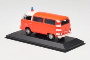 Volkswagen T2 Bus 消防署 Frankfurt Minichamps 1:43 400053091-R メタル - 画像 3/4