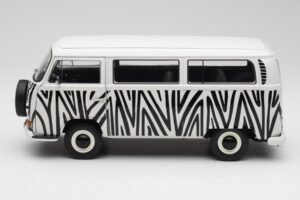 Volkswagen T2a Bus Safari Schuco 1:18 00191 メタル - 画像 4/8