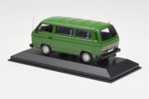 Volkswagen T3 Bus グリーン Minichamps 1:43 400055000 メタル - 画像 3/4