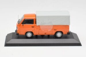 Volkswagen T3 フラットベッド オレンジ Minichamps 1:43 400055200 メタル
