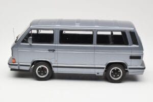 Volkswagen T3 Porsche B32 Minibus ブルー KK-Scale 1:18 KKDC180221 メタル - 画像 3/6