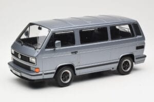 Volkswagen T3 Porsche B32 Minibus ブルー KK-Scale 1:18 KKDC180221 メタル