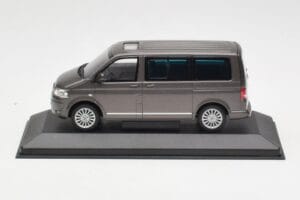 Volkswagen T5 Bus Bronze Metallic Minichamps 1:43 4039378412203 メタル