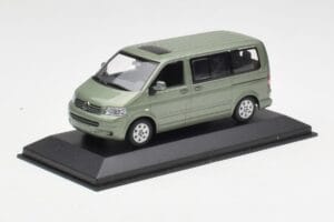 Volkswagen T5 Bus Fresco Green Minichamps 1:43 T5001-B メタル - 画像 2/4