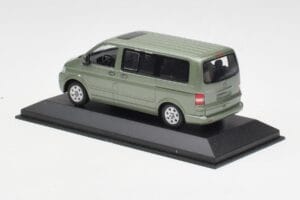 Volkswagen T5 Bus Fresco Green Minichamps 1:43 T5001-B メタル - 画像 3/4
