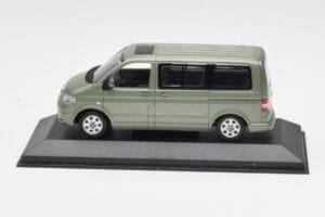 Volkswagen T5 Bus Fresco Green Minichamps 1:43 T5001-B メタル