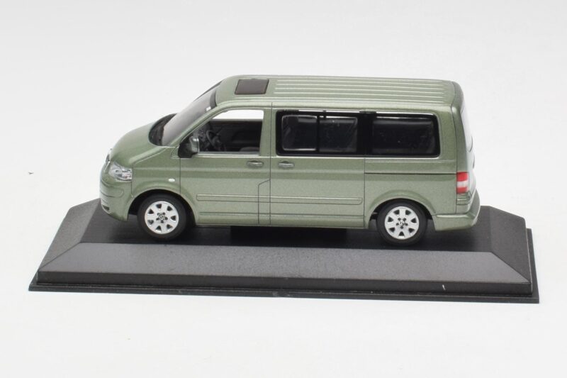 Volkswagen T5 Bus Fresco Green Minichamps 1:43 T5001-B メタル