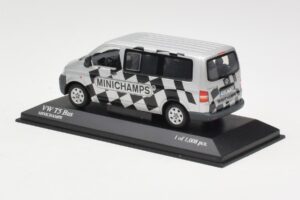 Volkswagen T5 Bus Minichamps Edition Minichamps 1:43 400052202 メタル - 画像 3/4