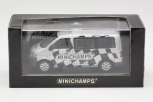 Volkswagen T5 Bus Minichamps Edition Minichamps 1:43 400052202 メタル - 画像 4/4