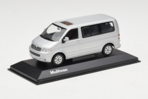 Volkswagen T5 Bus シルバー Minichamps 1:43 T5003 メタル - 画像 2/4