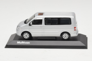 Volkswagen T5 Bus シルバー Minichamps 1:43 T5003 メタル
