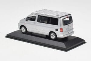 Volkswagen T5 California シルバー Minichamps 1:43 7H8099300GPA7W メタル - 画像 3/4