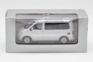 Volkswagen T5 California シルバー Minichamps 1:43 7H8099300GPA7W メタル - 画像 4/4