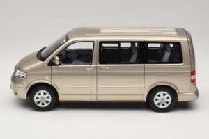 Volkswagen T5 Multivan Beige Metallic Norev 1:18 188602 メタル - 画像 3/8