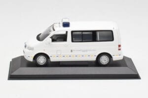 Volkswagen T5 Multivan Bundeswehr 救急医師 プロトタイプ Minichamps 1:43 400052291-P1 メタル