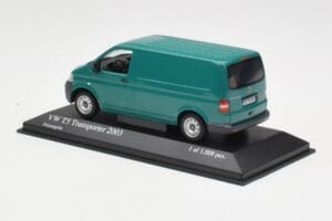 Volkswagen T5 Transporter グリーン Minichamps 1:43 400052261 メタル - 画像 3/4