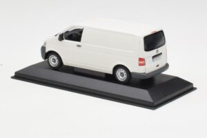 Volkswagen T5 Transporter ホワイト Minichamps 1:43 T5002-B メタル - 画像 3/4