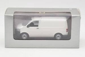 Volkswagen T5 Transporter ホワイト Minichamps 1:43 T5002-B メタル - 画像 4/4