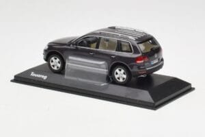 Volkswagen Touareg グレー Minichamps 1:43 TOUAREG001 メタル - 画像 3/4
