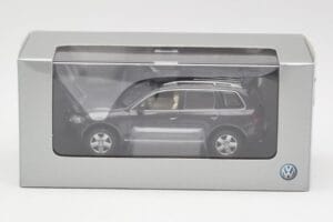 Volkswagen Touareg グレー Minichamps 1:43 TOUAREG001 メタル - 画像 4/4