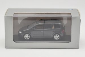 Volkswagen Touran 1T ダークグリーン Minichamps 1:43 400052101 メタル - 画像 4/4