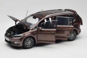 Volkswagen Touran 5T ブラウン Paudi Model 1:18 ZVE000003BRA メタル - 画像 2/8