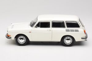 Volkswagen Type 3 1600 L Variant ポリス Minichamps 1:18 100051091 メタル - 画像 4/8