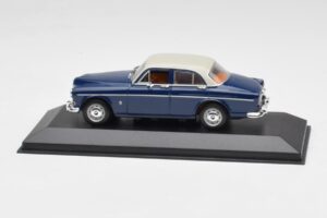 Volvo 121 Amazon ブルーグレー Minichamps 1:43 430171060 メタル