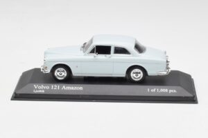 Volvo 121 Amazon ブライトブルー Minichamps 1:43 430171007 メタル